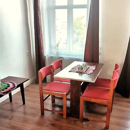 Przestronny Z Dwiema Sypialniami Apartment Dzierżoniów