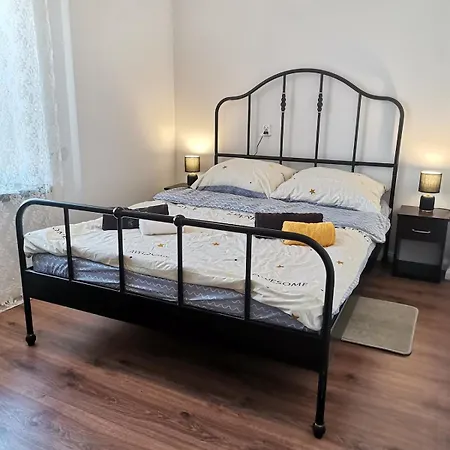 Przestronny Z Dwiema Sypialniami Dzierżoniów